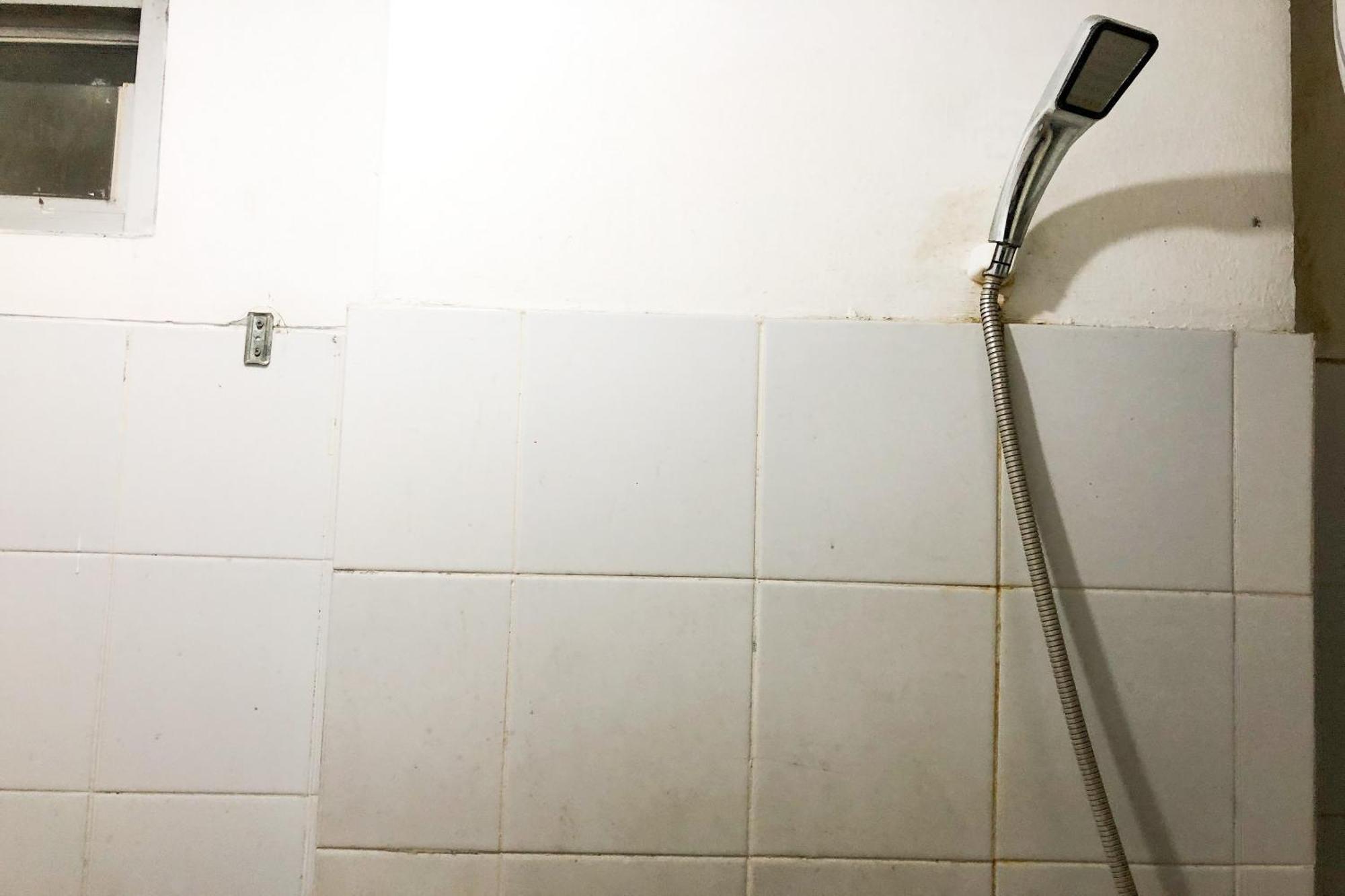 Oyo 93767 45 Guest House Sragen Eksteriør bilde
